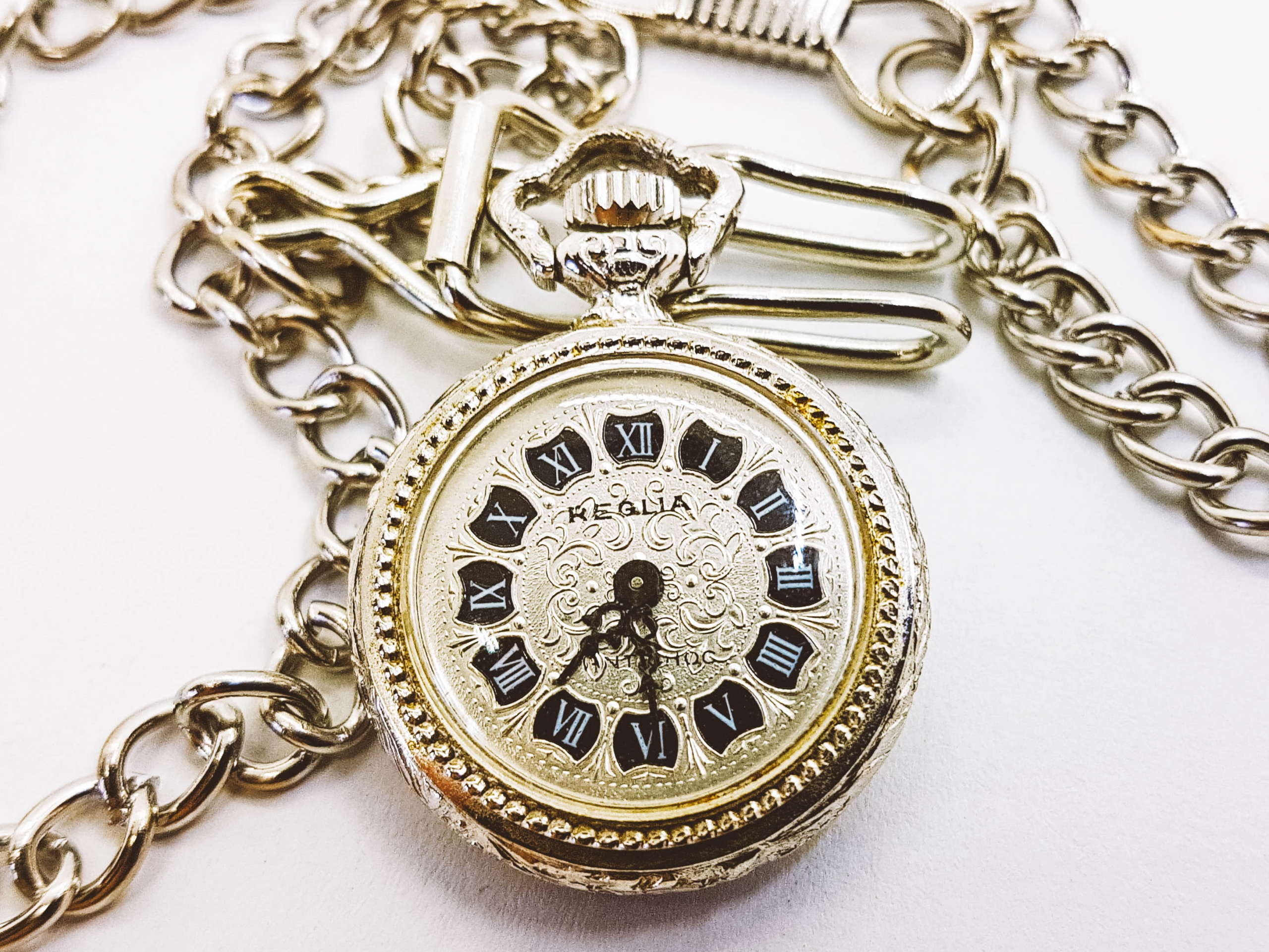 20180502_164650.png Reglia Vintage Silver Pocket Watch - Image 1