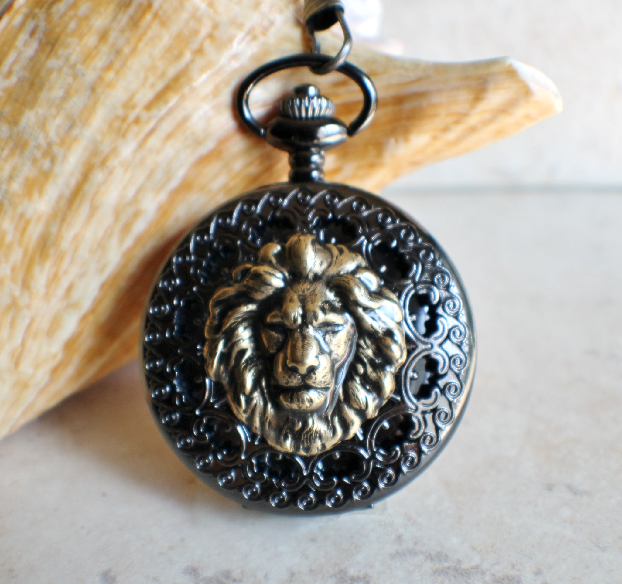 IMG_4087.jpg Bronze lion pocket watch, mechanical pocket watch in black. - Image 1